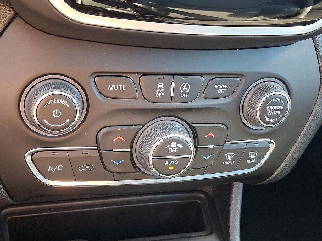 used 2022 Jeep Cherokee car, priced at $23,491
