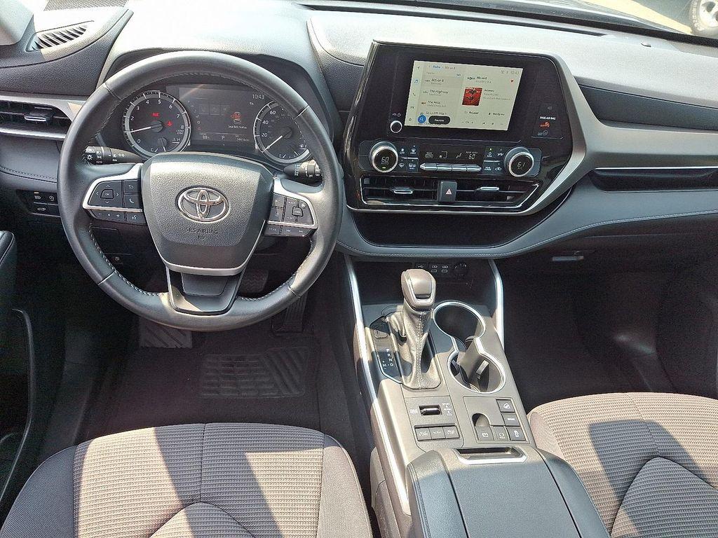 used 2023 Toyota Highlander car, priced at $33,992