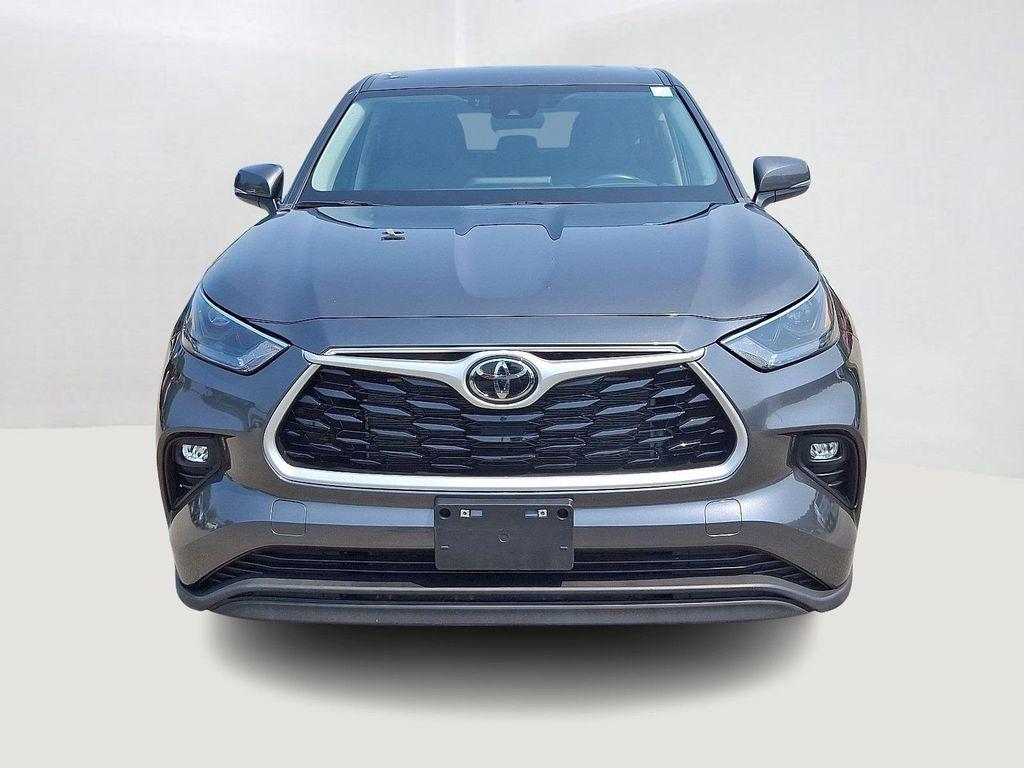 used 2023 Toyota Highlander car, priced at $33,992