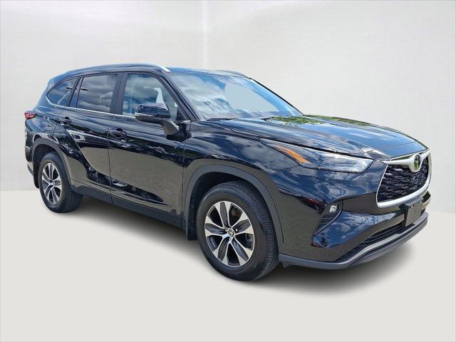 used 2023 Toyota Highlander car, priced at $39,491