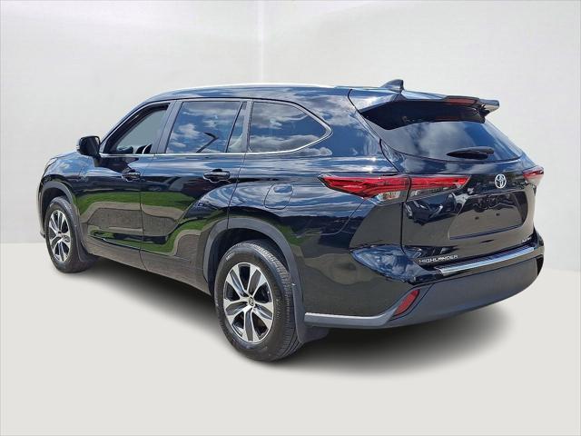 used 2023 Toyota Highlander car, priced at $39,491