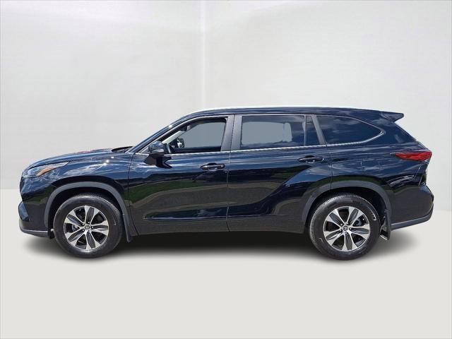used 2023 Toyota Highlander car, priced at $39,491