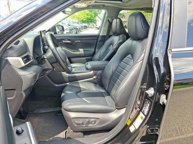 used 2023 Toyota Highlander car, priced at $39,491