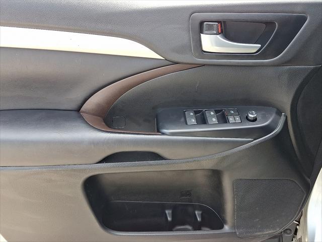 used 2019 Toyota Highlander car, priced at $29,492