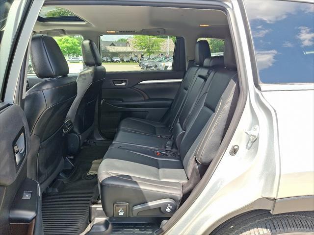 used 2019 Toyota Highlander car, priced at $29,492