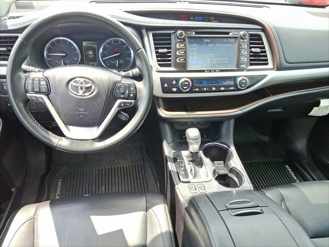 used 2019 Toyota Highlander car, priced at $29,492