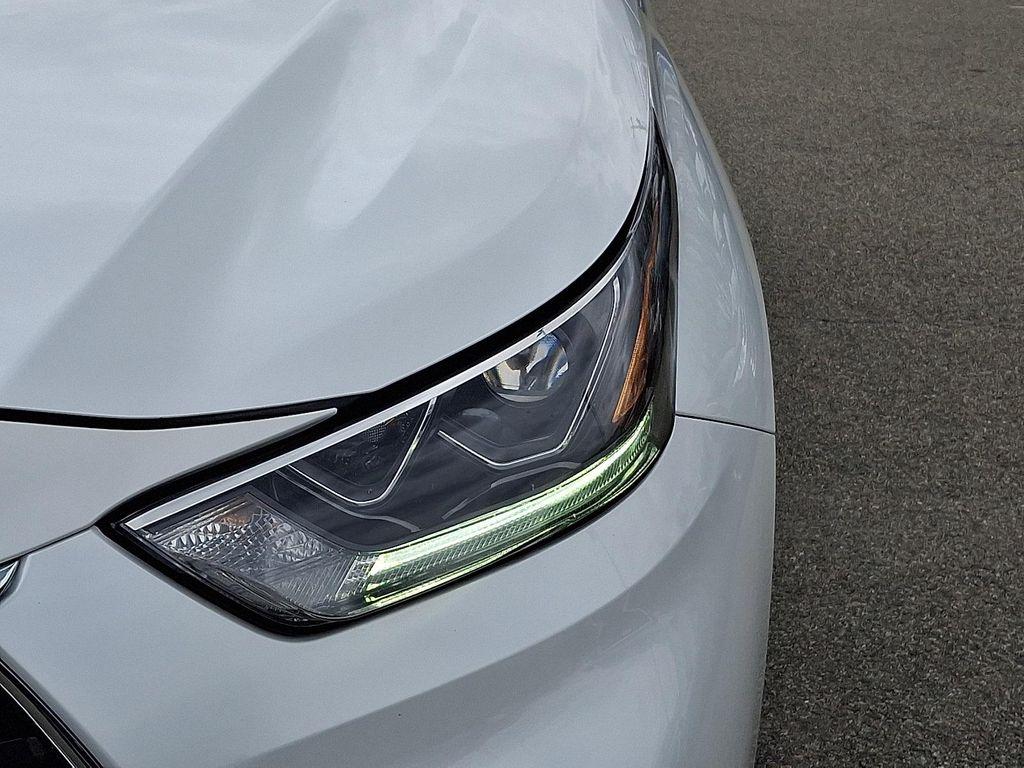 used 2022 Toyota Highlander car, priced at $39,990