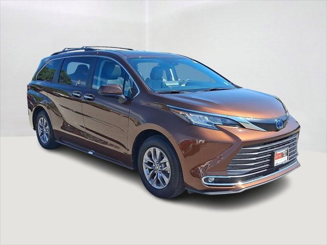 used 2022 Toyota Sienna car, priced at $39,991