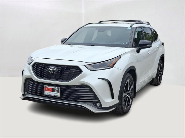 used 2022 Toyota Highlander car, priced at $38,791