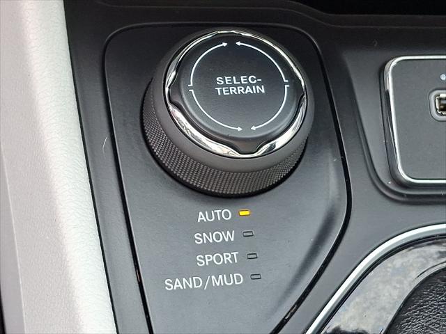 used 2019 Jeep Cherokee car, priced at $13,993