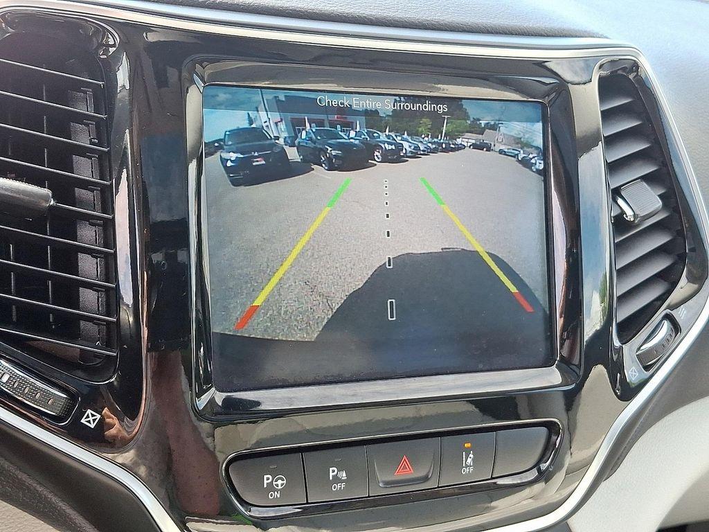 used 2019 Jeep Cherokee car, priced at $12,995