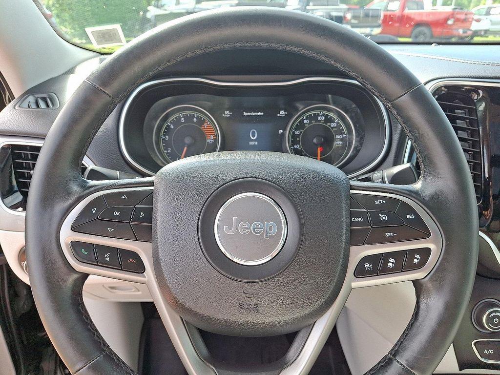used 2019 Jeep Cherokee car, priced at $12,995