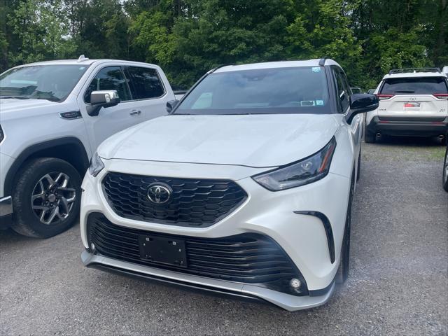 used 2024 Toyota Highlander car, priced at $45,991