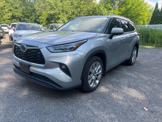 used 2022 Toyota Highlander car, priced at $40,790