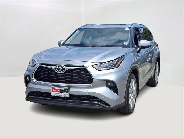 used 2022 Toyota Highlander car, priced at $40,291