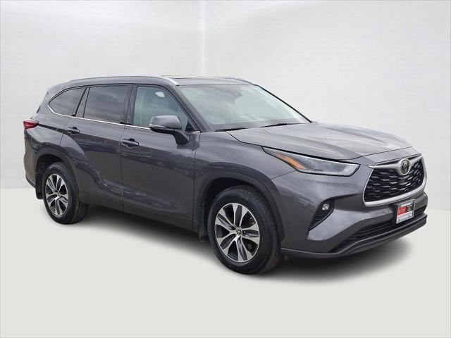 used 2021 Toyota Highlander car, priced at $32,991