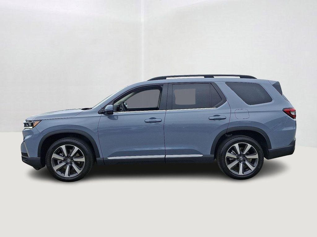 used 2025 Honda Pilot car, priced at $44,992