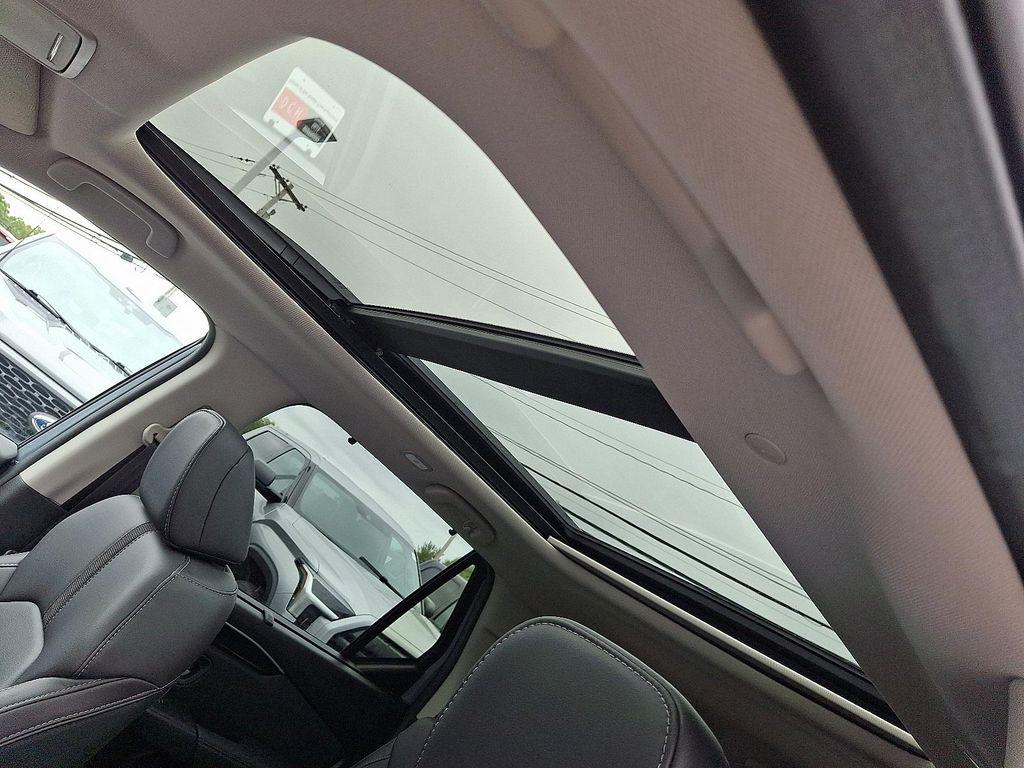 used 2025 Honda Pilot car, priced at $44,992