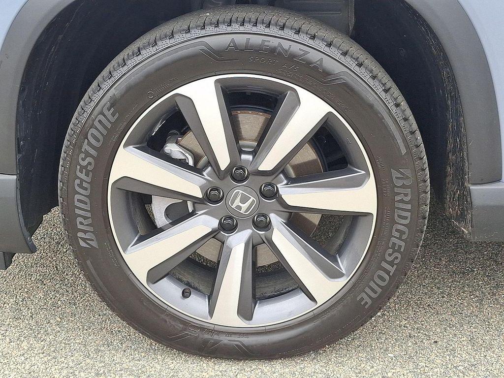used 2025 Honda Pilot car, priced at $44,992