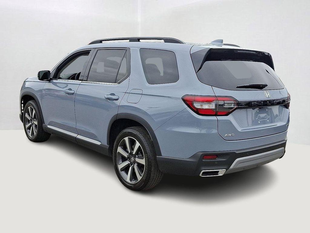 used 2025 Honda Pilot car, priced at $44,992