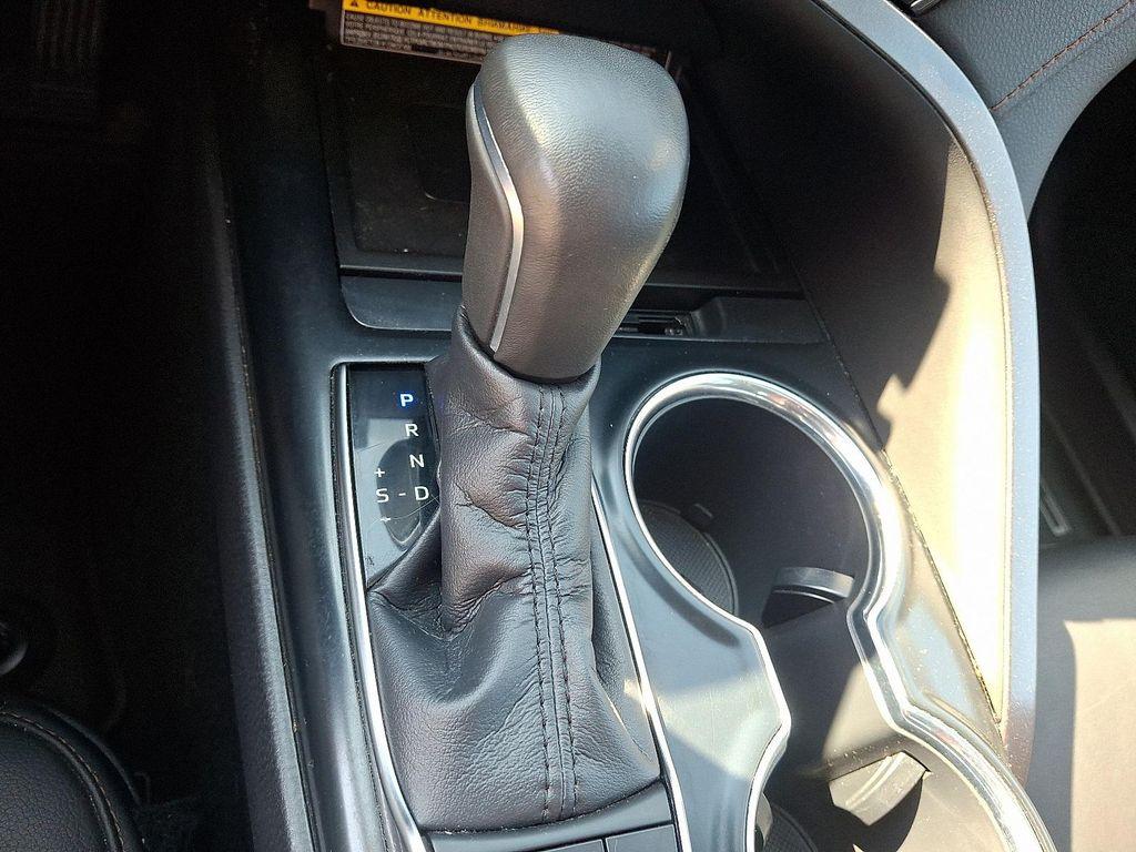 used 2019 Toyota Camry Hybrid car, priced at $25,994
