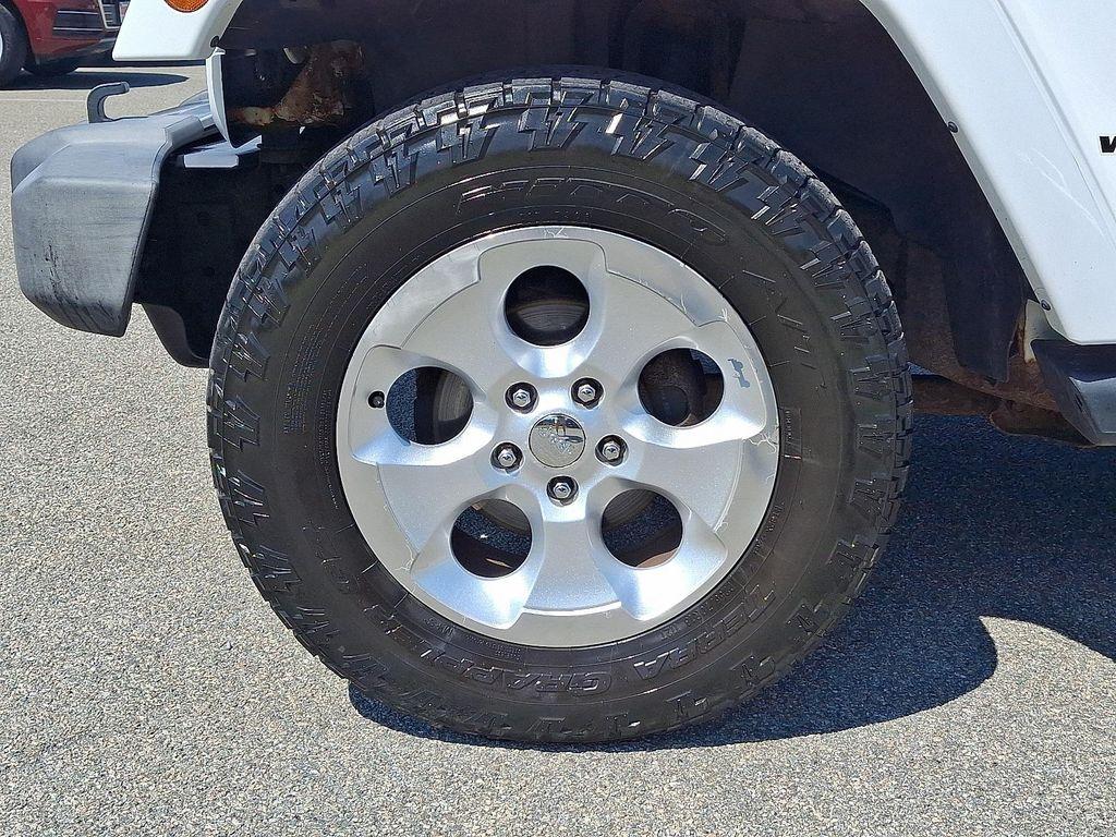 used 2013 Jeep Wrangler Unlimited car, priced at $11,995