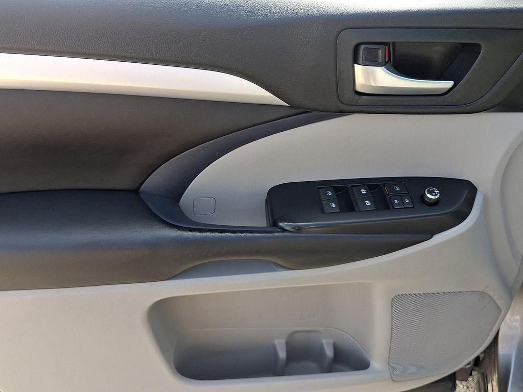 used 2018 Toyota Highlander car, priced at $23,993