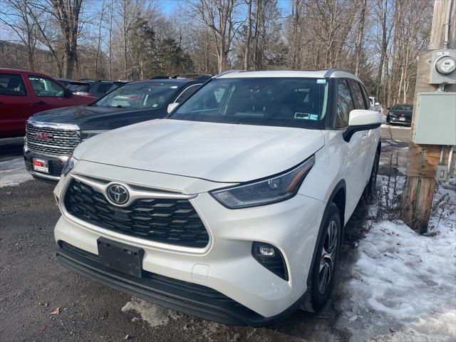 used 2021 Toyota Highlander car, priced at $32,490