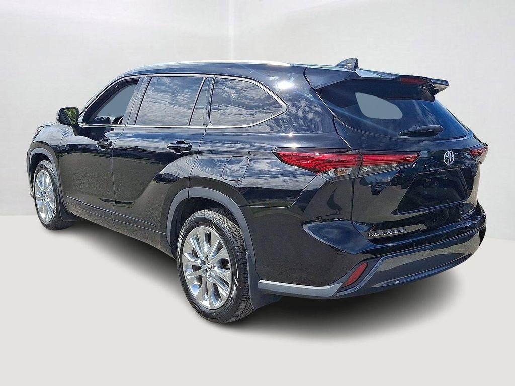 used 2020 Toyota Highlander car, priced at $32,792