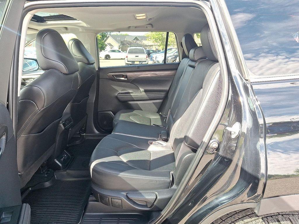 used 2020 Toyota Highlander car, priced at $32,792