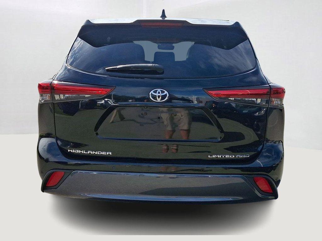 used 2020 Toyota Highlander car, priced at $32,792