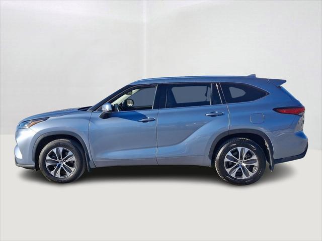 used 2021 Toyota Highlander car, priced at $32,491