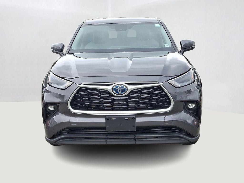 used 2022 Toyota Highlander Hybrid car, priced at $34,992