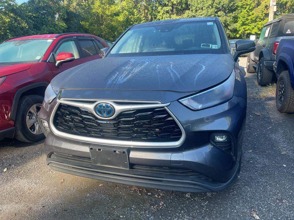 used 2022 Toyota Highlander Hybrid car, priced at $35,491