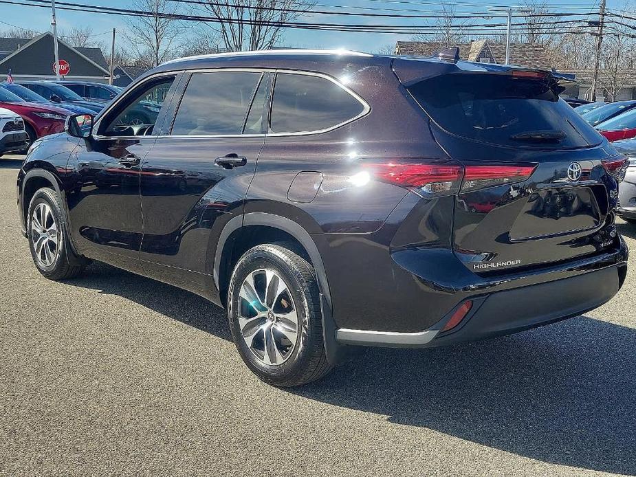 used 2020 Toyota Highlander car, priced at $31,491