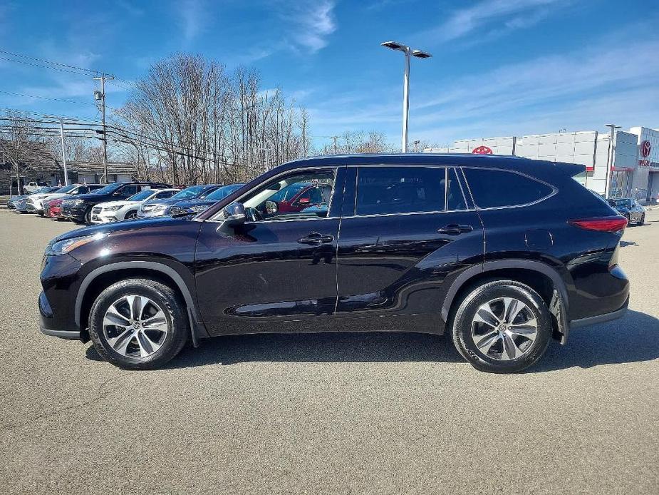 used 2020 Toyota Highlander car, priced at $31,491