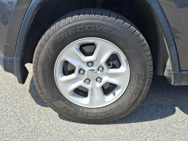 used 2015 Jeep Grand Cherokee car, priced at $10,994
