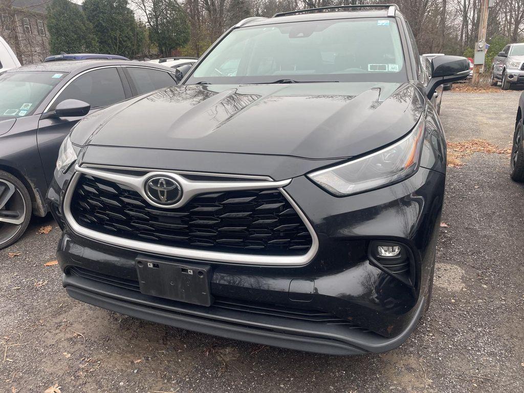 used 2023 Toyota Highlander car, priced at $35,990