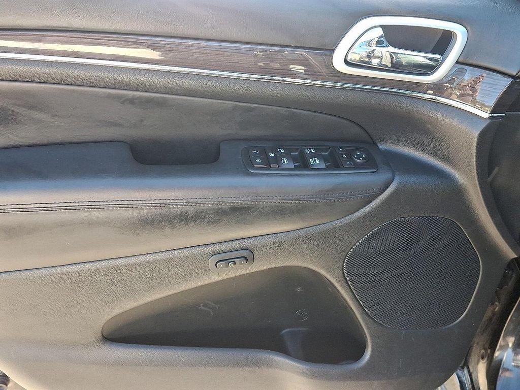 used 2016 Jeep Grand Cherokee car, priced at $14,292