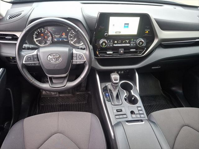 used 2023 Toyota Highlander car, priced at $33,994