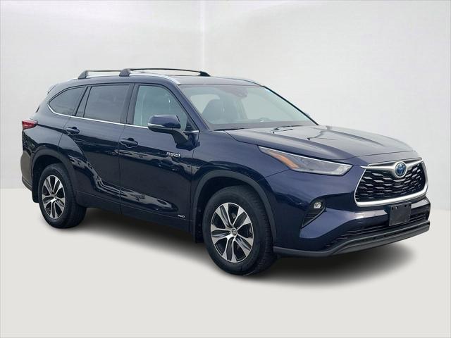 used 2021 Toyota Highlander Hybrid car, priced at $33,491