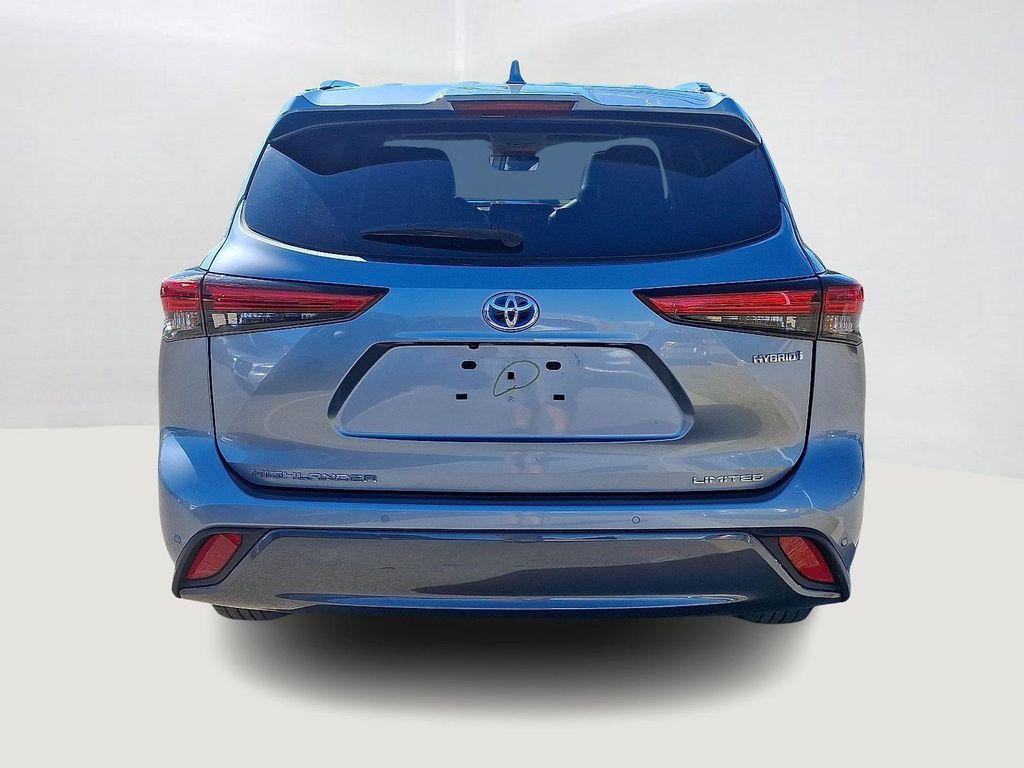 used 2022 Toyota Highlander Hybrid car, priced at $29,995