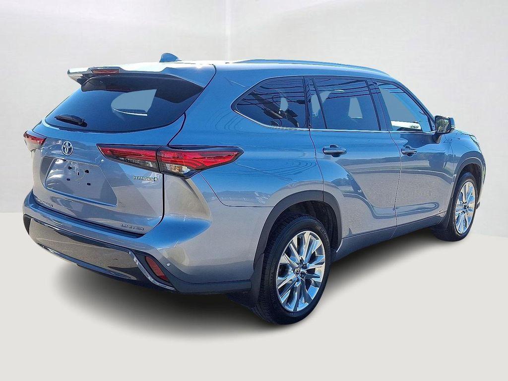 used 2022 Toyota Highlander Hybrid car, priced at $29,995