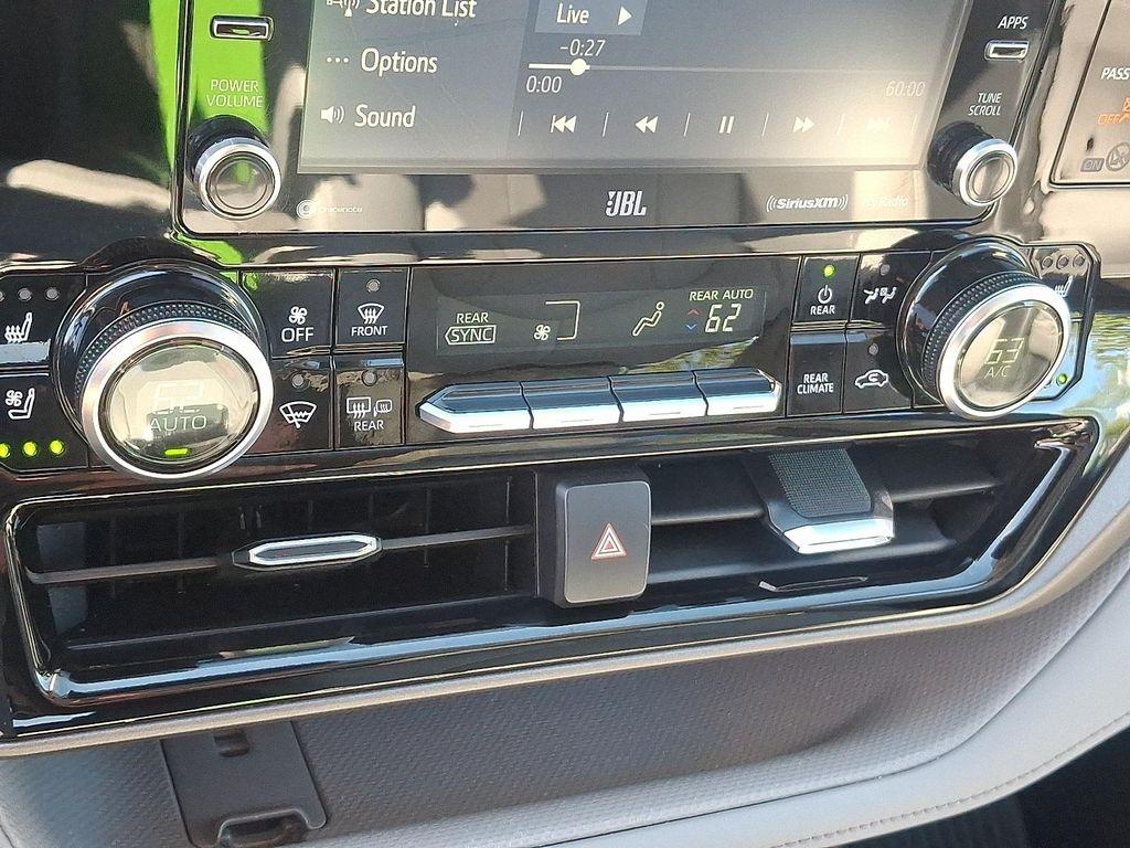 used 2022 Toyota Highlander Hybrid car, priced at $29,995