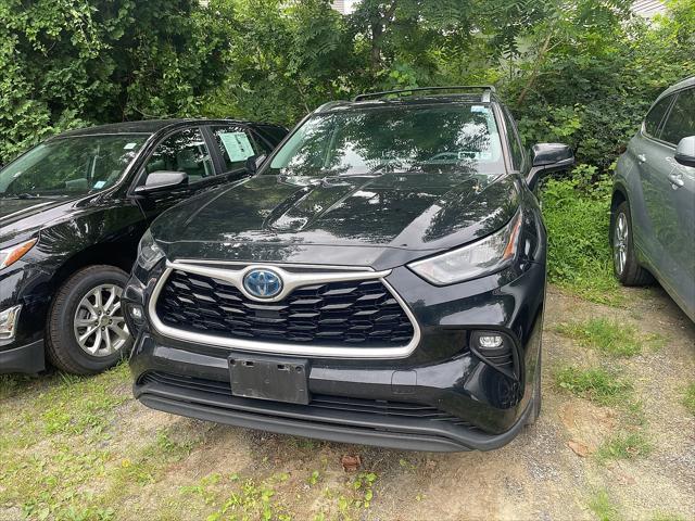 used 2020 Toyota Highlander Hybrid car, priced at $33,991