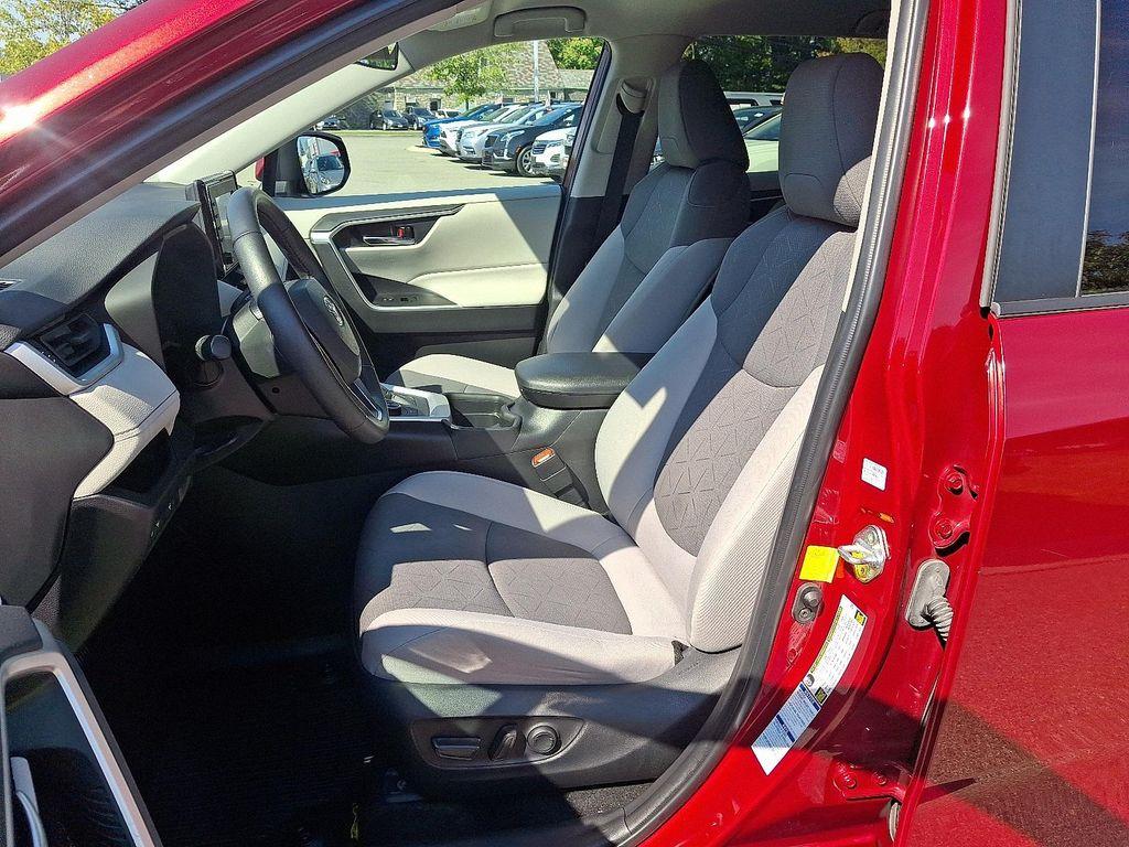 used 2021 Toyota RAV4 Hybrid car, priced at $26,491