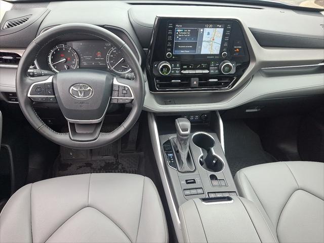 used 2022 Toyota Highlander car, priced at $34,291