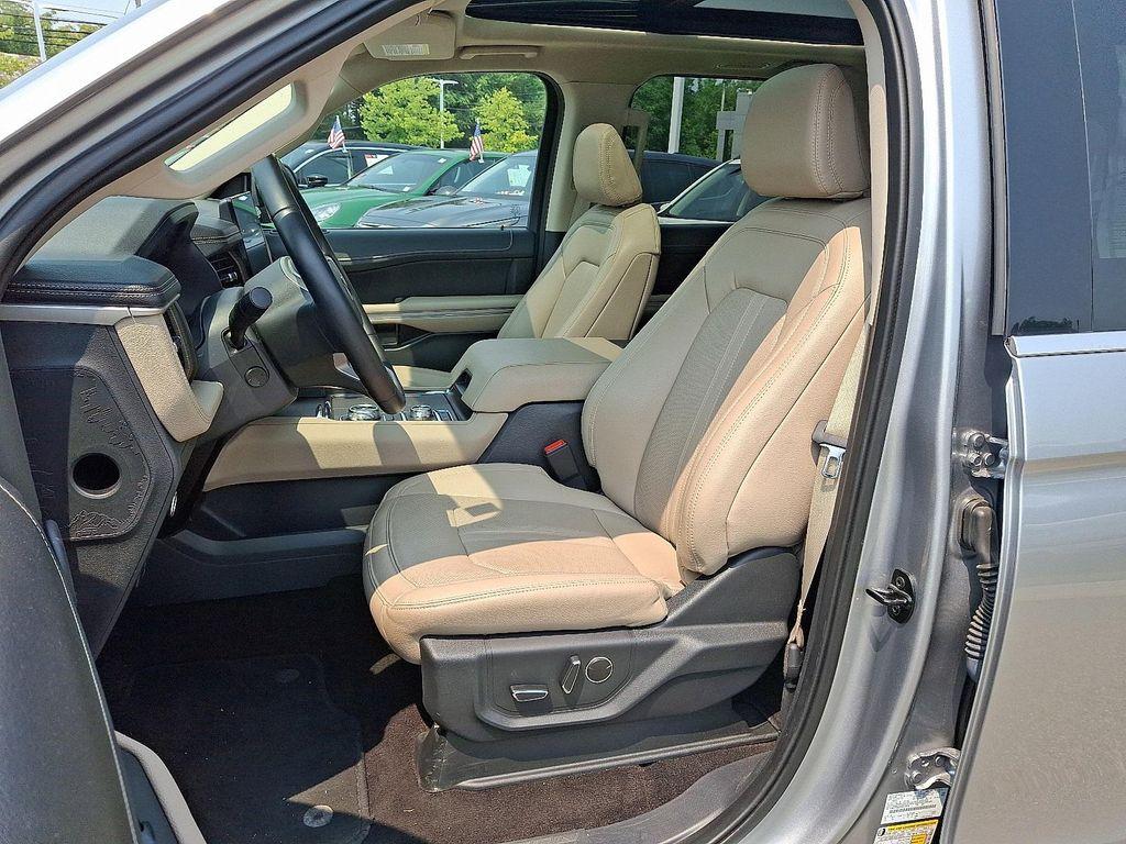 used 2023 Ford Expedition car, priced at $46,000
