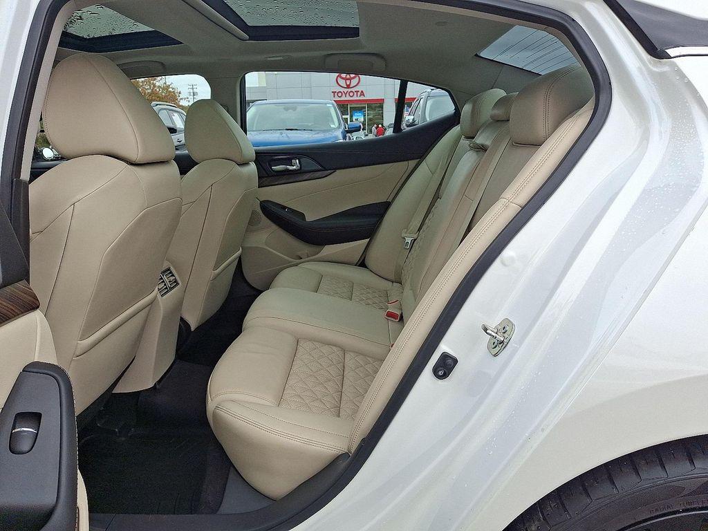 used 2016 Nissan Maxima car, priced at $10,991