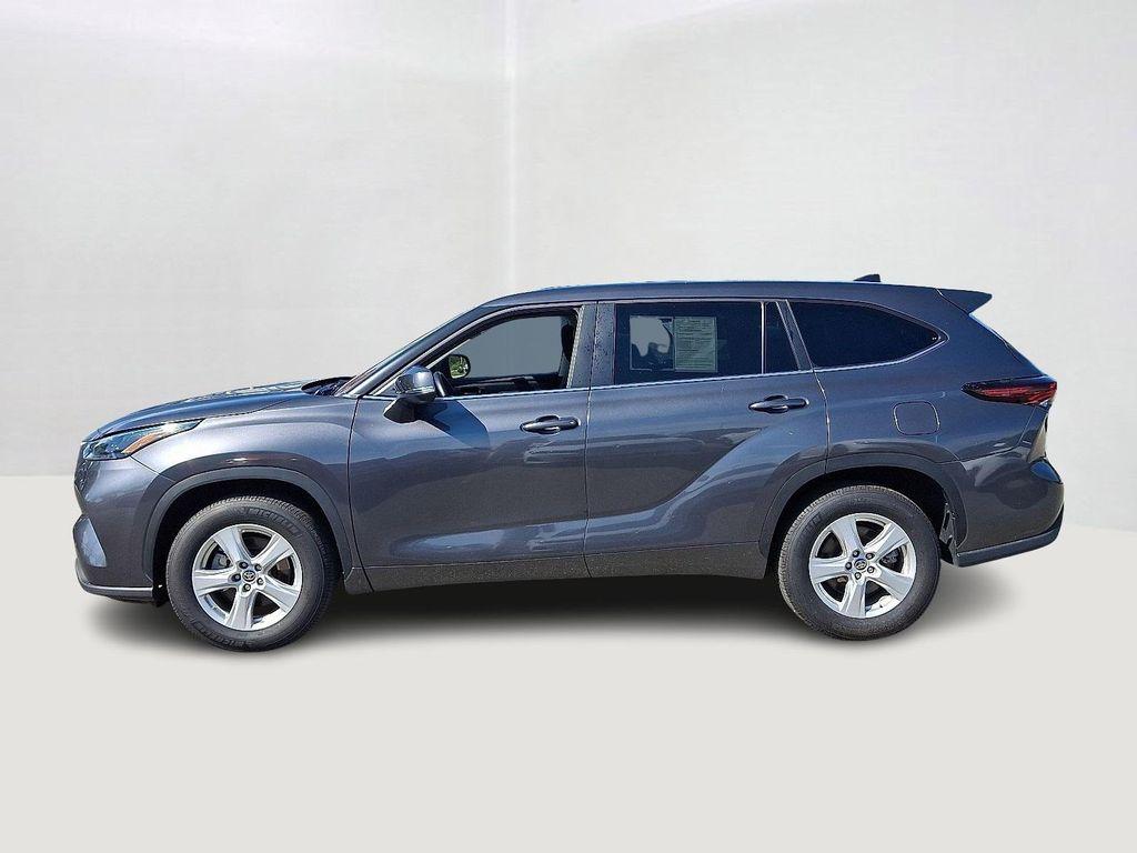 used 2024 Toyota Highlander car, priced at $34,997